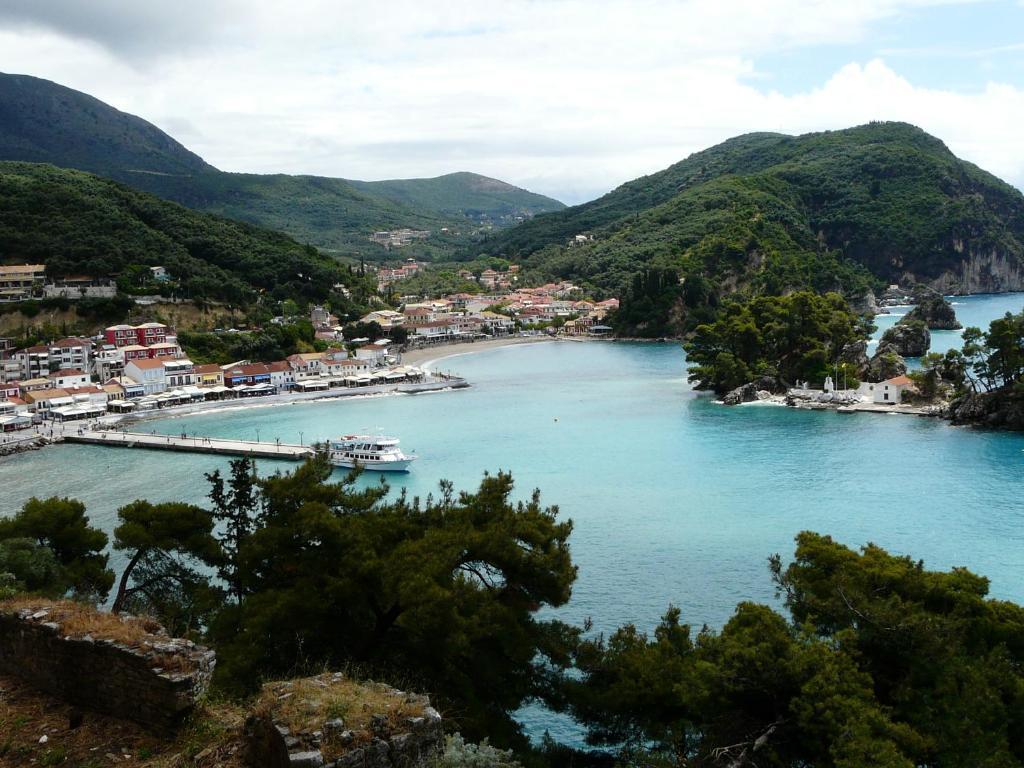 San Nectarios Hotel Parga Exterior photo